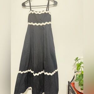 Elegant Black and White Maxi Dress